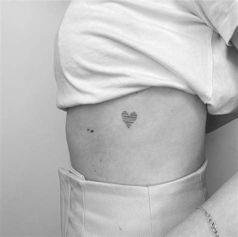 Significado de los tatuajes en el pecho para mujeres